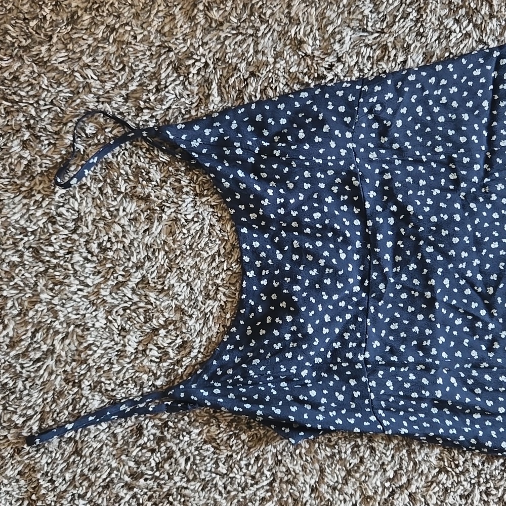 Brandy Melville Blue and White Floral - Picture 3 of 7